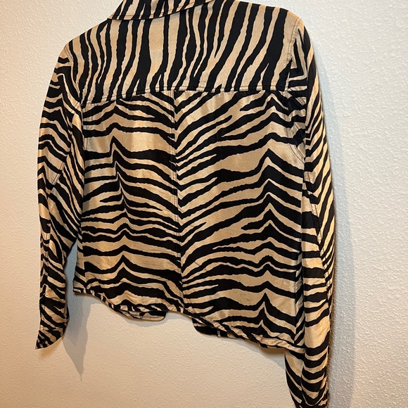 Button Down Zebra Print Top Size Small - Picture 10 of 11